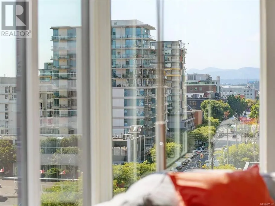 Luxious Downtown Victoria Condo In The Legato 0*,