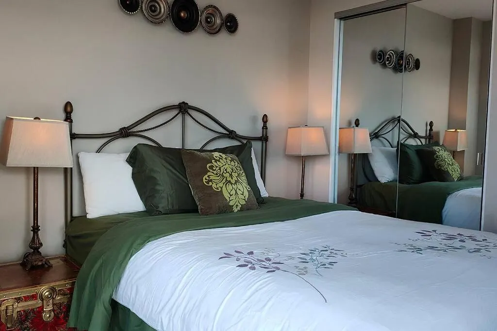 Luxious Downtown Victoria Condo In The Legato Appartement