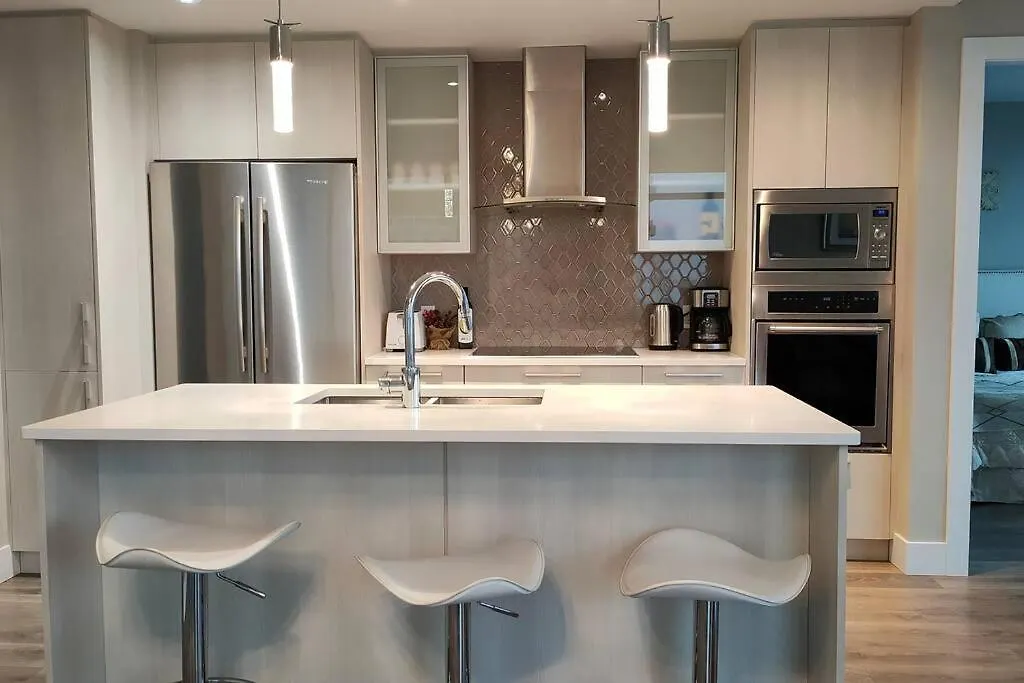 Luxious Downtown Victoria Condo In The Legato Canada
